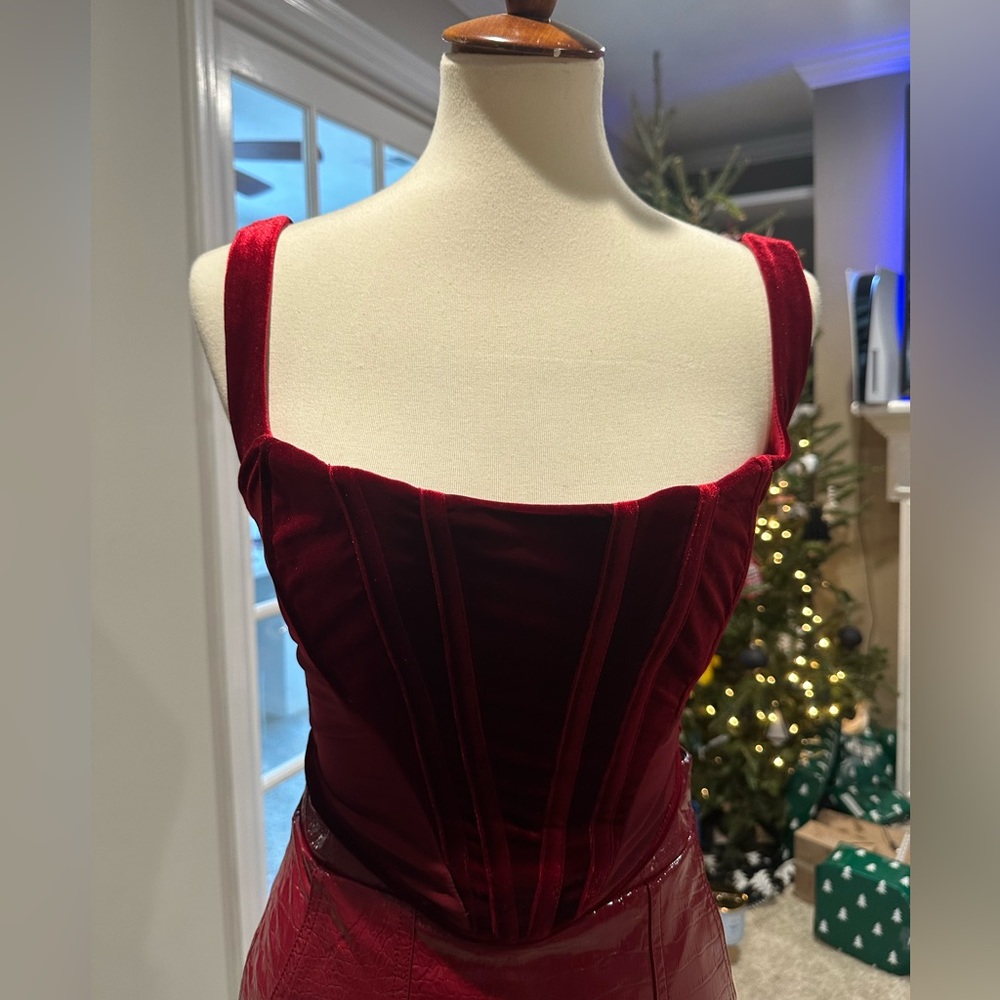 Hours of CB Vevelt Corset